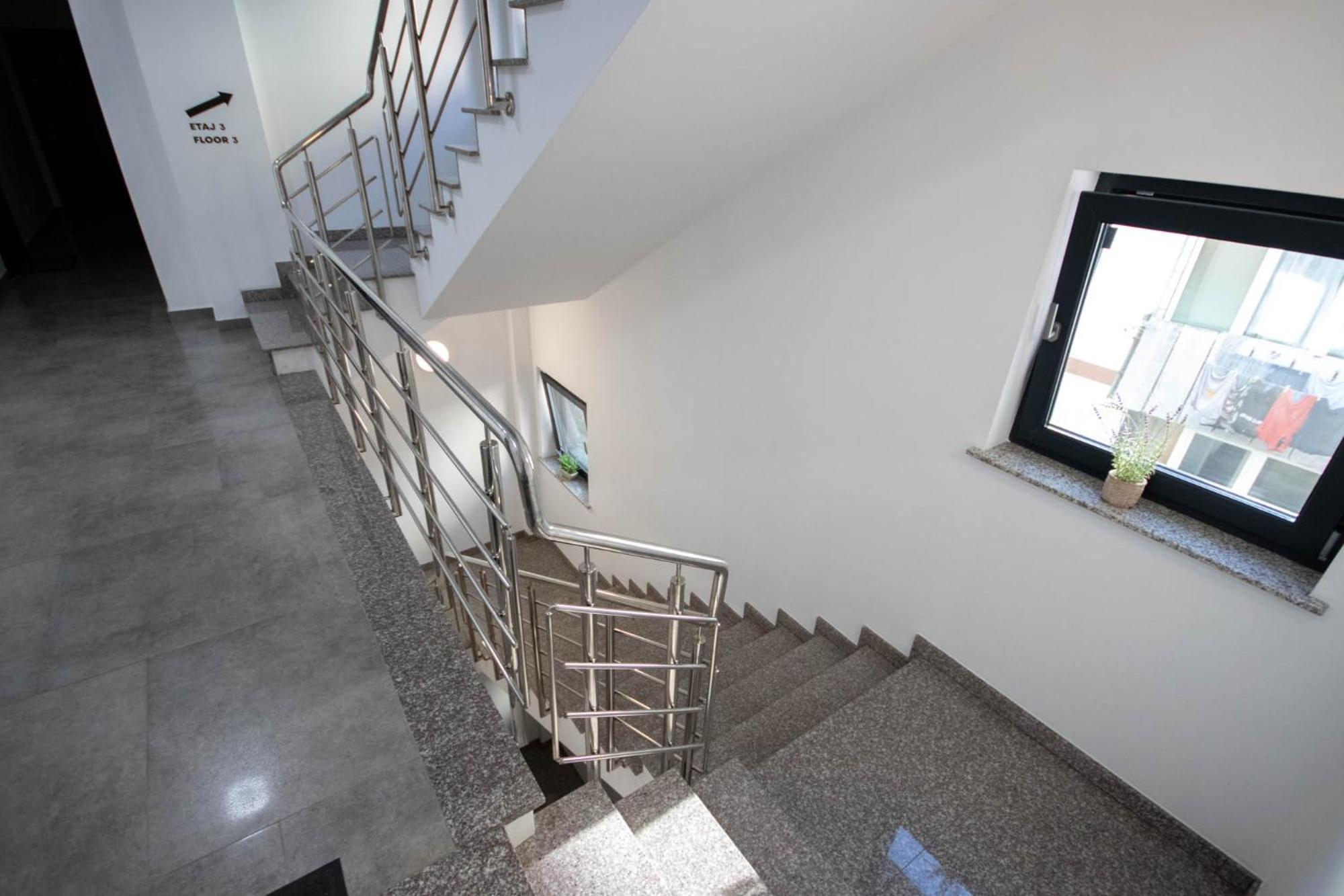 Astar Apartments - Small Рэдэуци Экстерьер фото