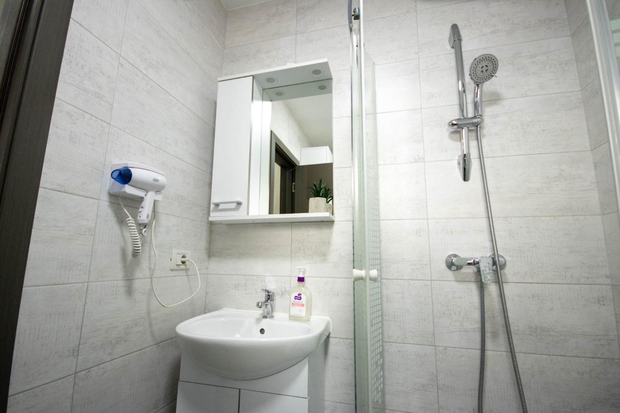 Astar Apartments - Small Рэдэуци Экстерьер фото