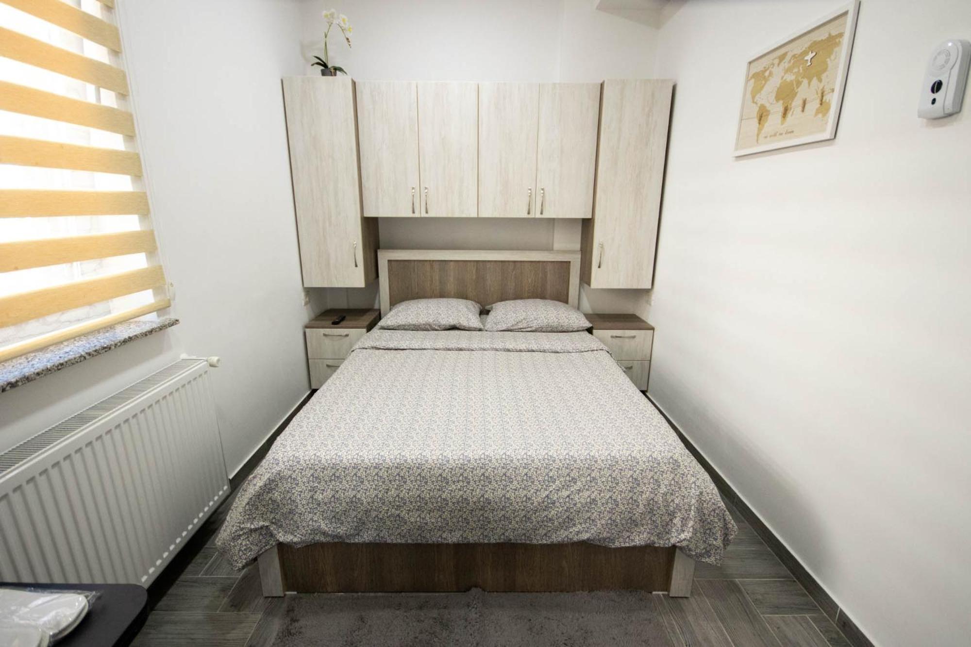Astar Apartments - Small Рэдэуци Экстерьер фото